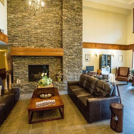 Spacious Penthouse Suite-King Beds-Pool & Hot Tub Canmore Eksteriør billede