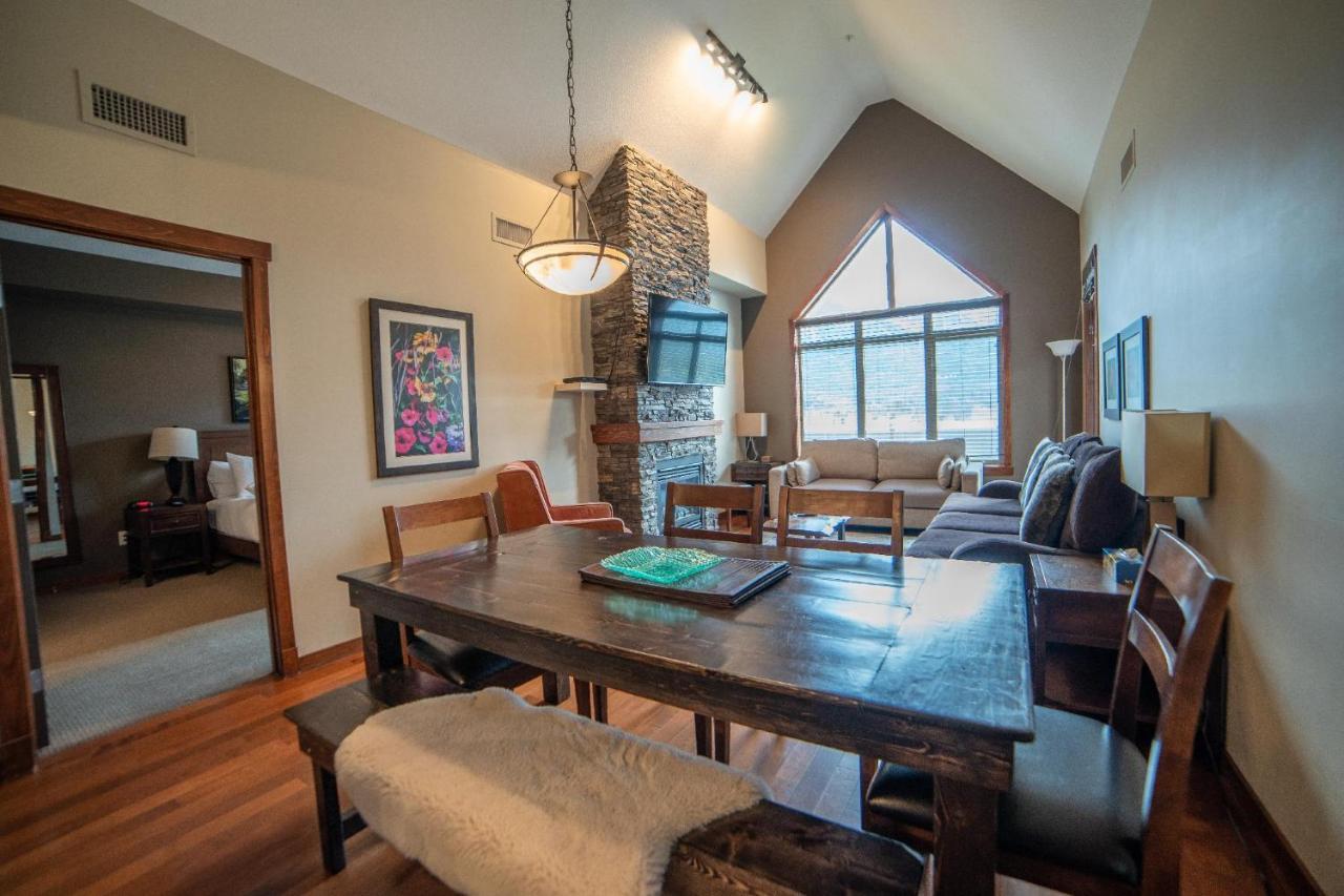 Spacious Penthouse Suite-King Beds-Pool & Hot Tub Canmore Eksteriør billede