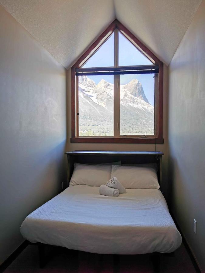 Spacious Penthouse Suite-King Beds-Pool & Hot Tub Canmore Eksteriør billede
