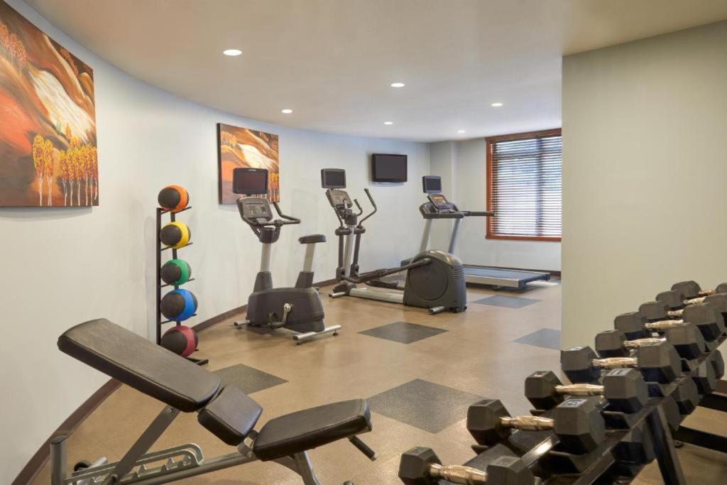 Spacious Penthouse Suite-King Beds-Pool & Hot Tub Canmore Eksteriør billede