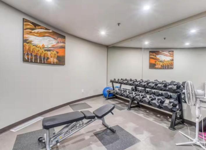 Spacious Penthouse Suite-King Beds-Pool & Hot Tub Canmore Eksteriør billede